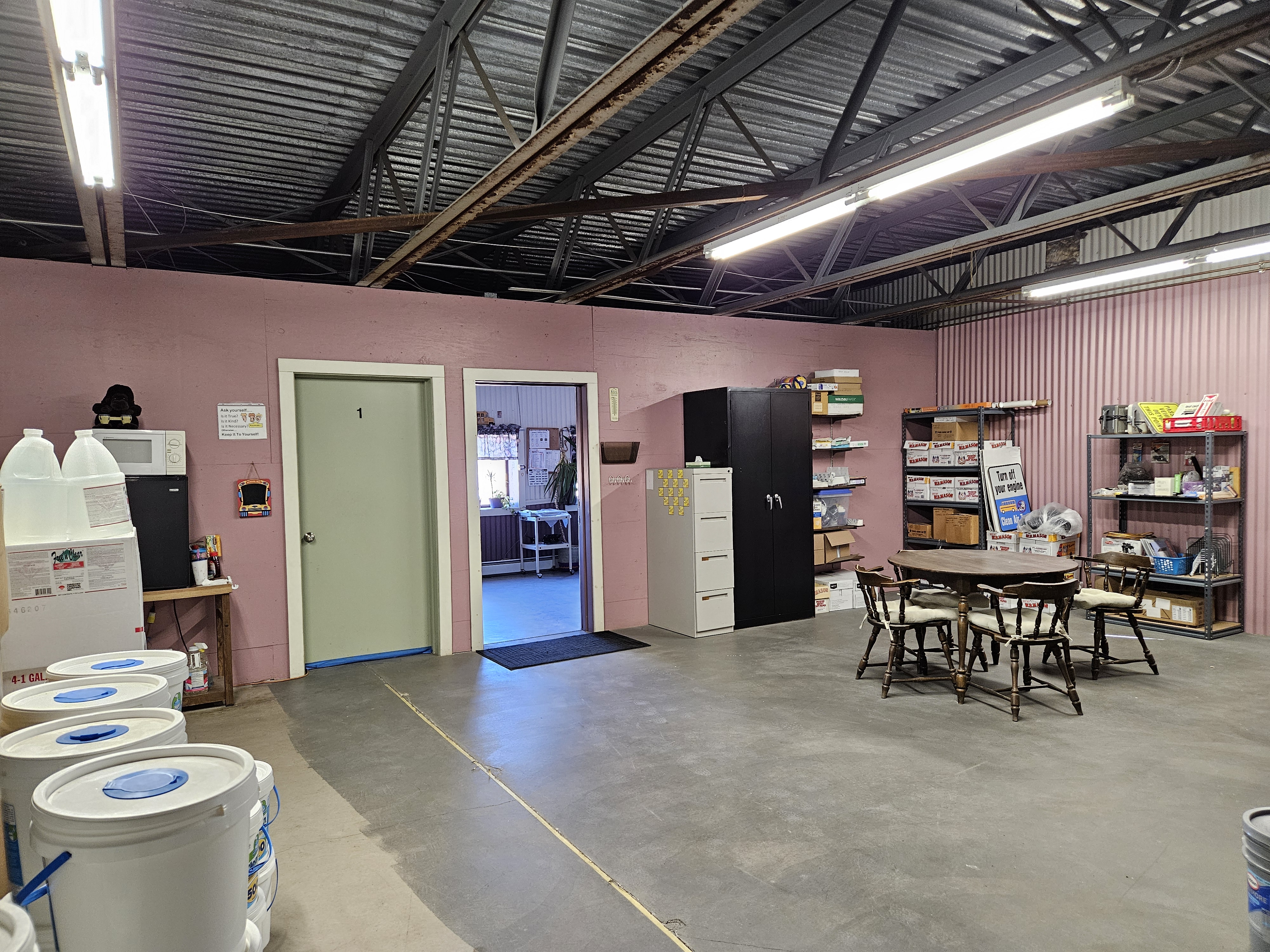 core-4e5d86070d117e2a88cb2a59-Building-1---Break-Room